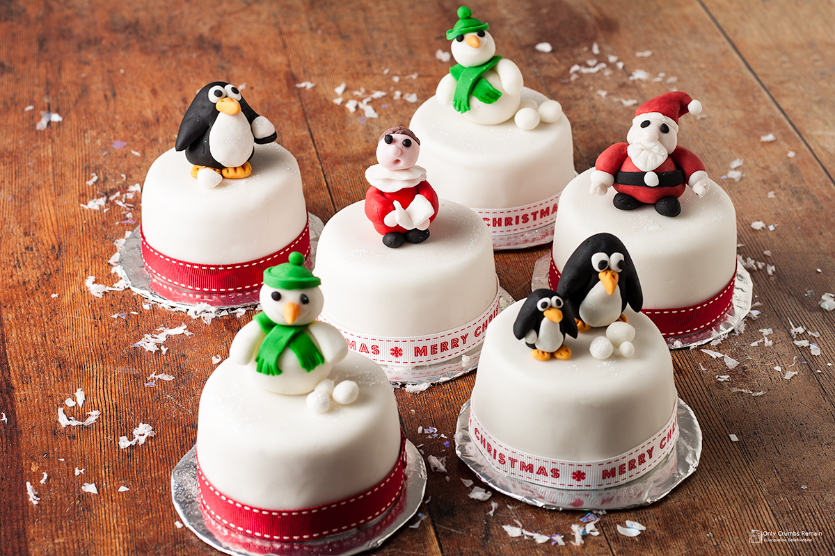 Easy Fondant Christmas Cake Figures Only Crumbs Remain