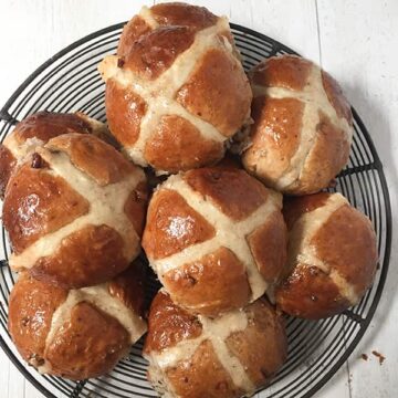 hot cross buns on wire plate