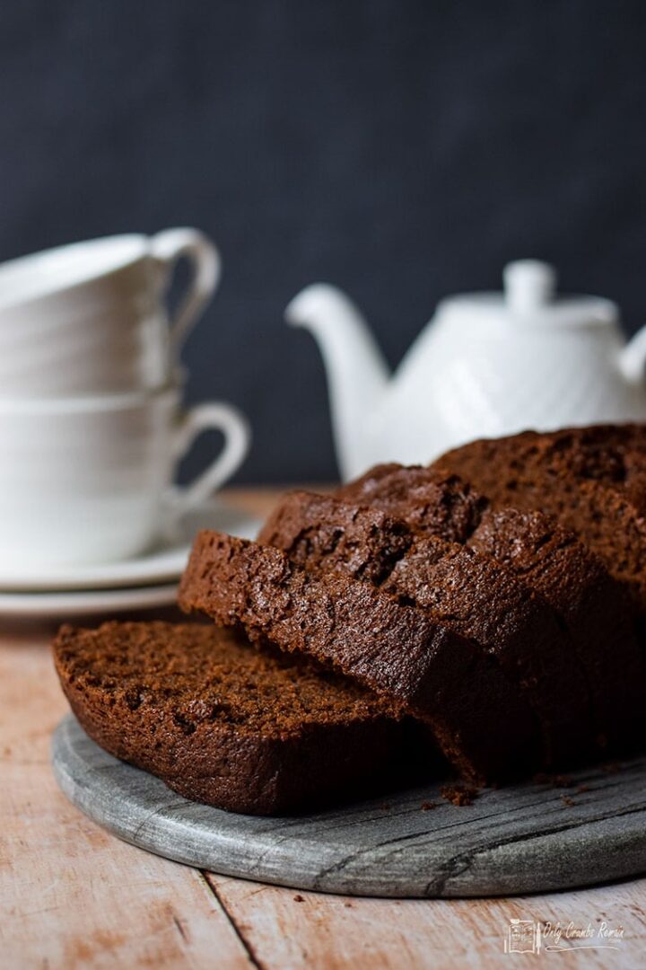 homemade-gingerbread-cake-only-crumbs-remain