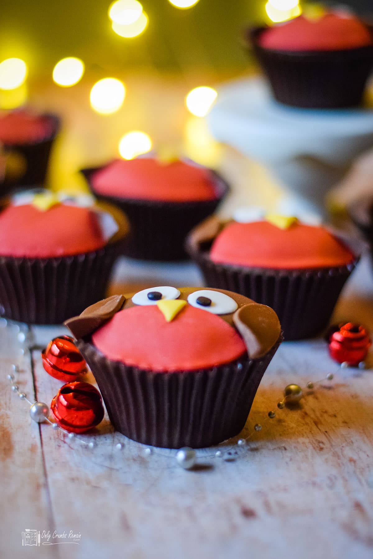 Christmas robin cupcakes