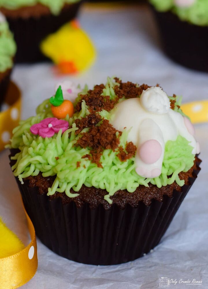 closeup of completed Easter bunny butt cupcake.