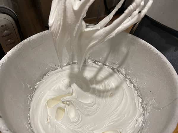 royal icing in bowl.