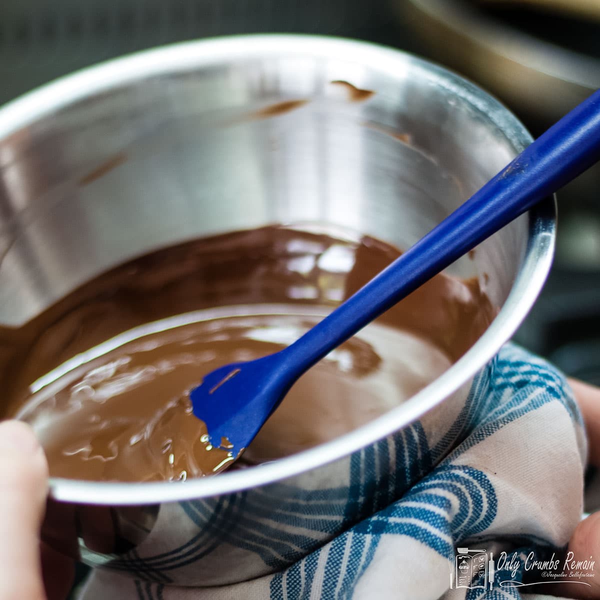 https://onlycrumbsremain.com/wp-content/uploads/2020/09/how-to-temper-chocolate-step-by-step-3.jpg