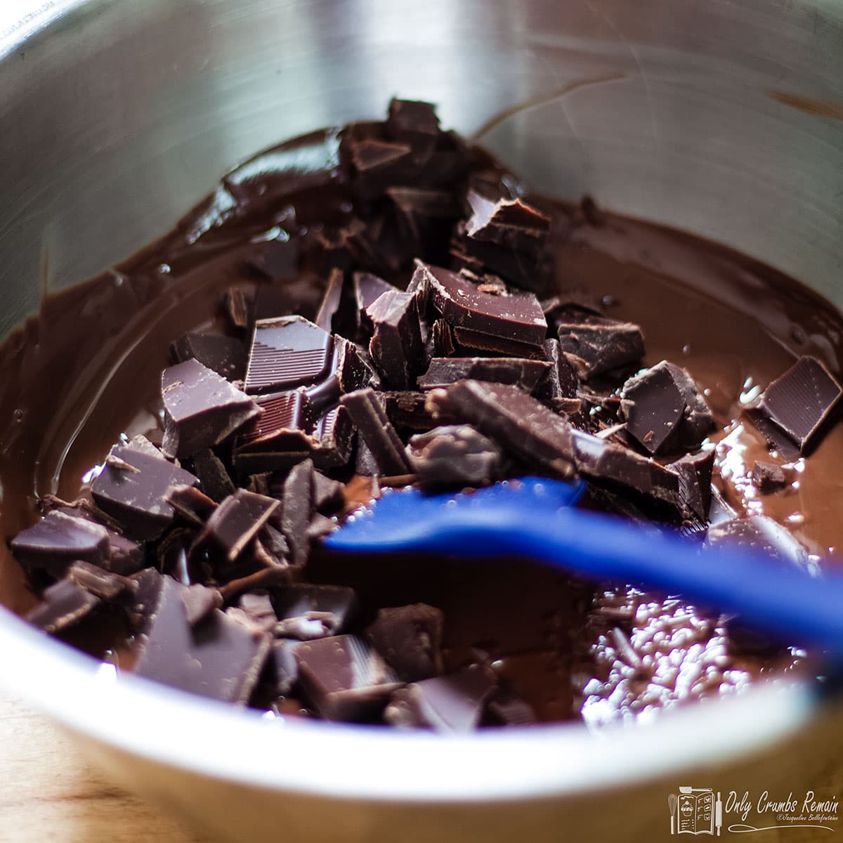 Learn to properly Temper Chocolate - Love is in my Tummy