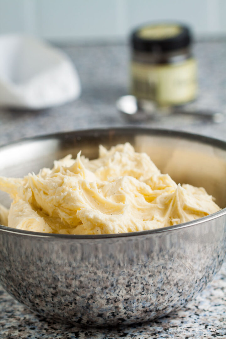How to Make Perfect Vanilla Buttercream Only Crumbs Remain